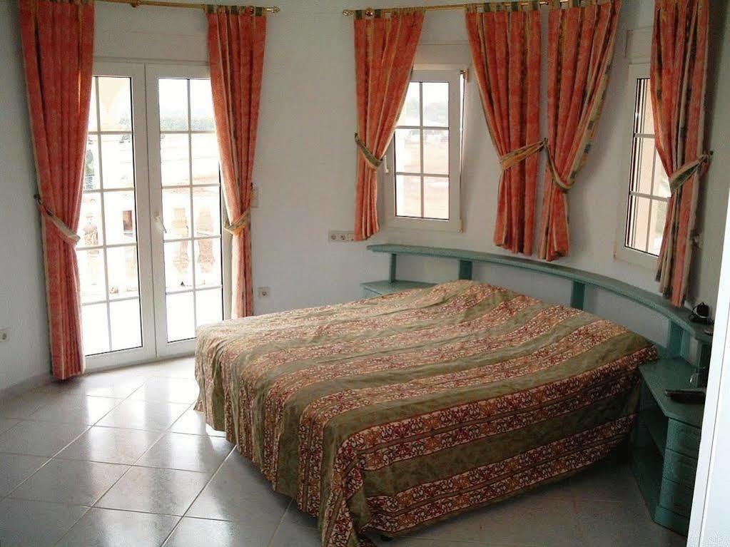 Pension Los Caballos Els Poblets Zimmer foto